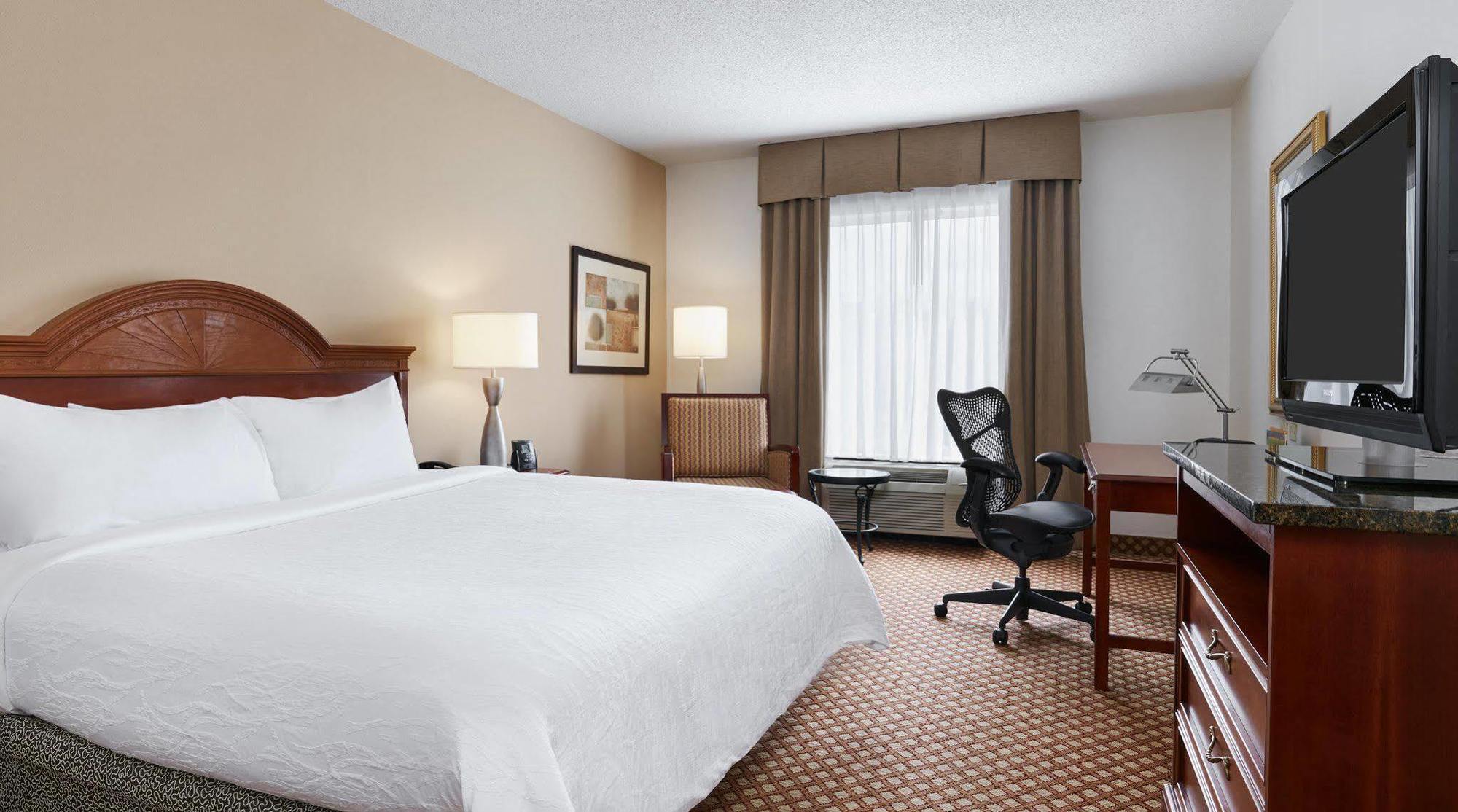 Hilton Garden North Hotel 3*